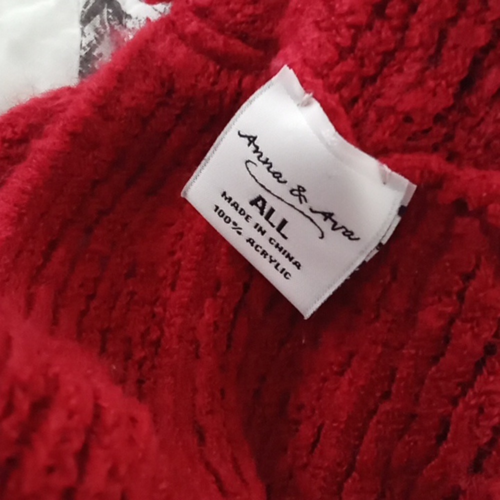 Soft Ruffled Deep Red Scarf - Picture 2 of 4